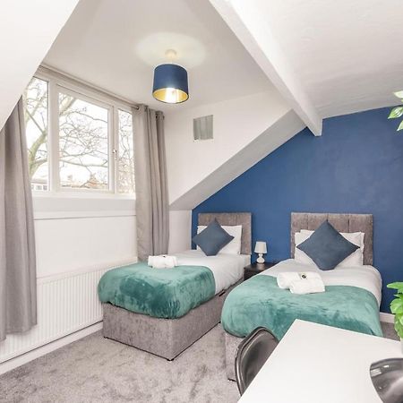 Leeds 4-Bed House - Sleeps 9 Free Parking & Wifi Villa Eksteriør bilde