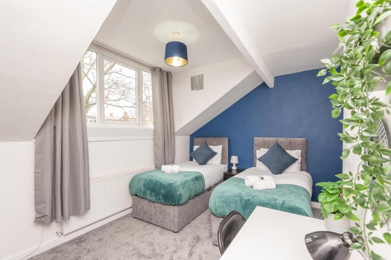 Leeds 4-Bed House - Sleeps 9 Free Parking & Wifi Villa Eksteriør bilde