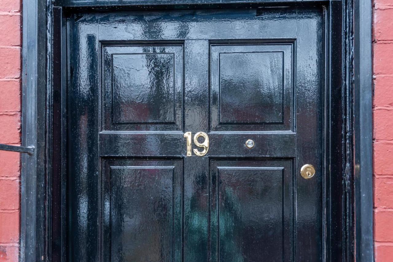 Leeds 4-Bed House - Sleeps 9 Free Parking & Wifi Villa Eksteriør bilde